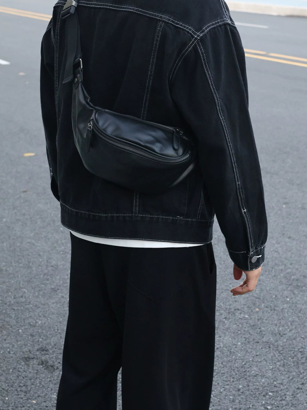 Men's Genuine Leather Casual Shoulder Crossbody Chest Bag