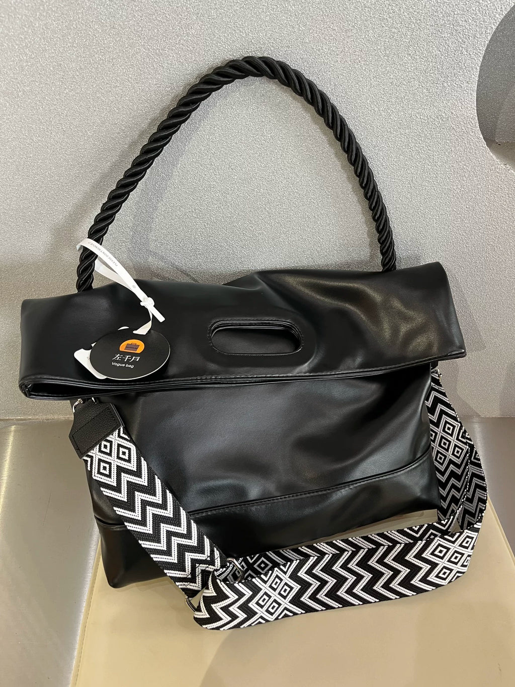 Extra large shoulder bag, sports sports bag, high-end