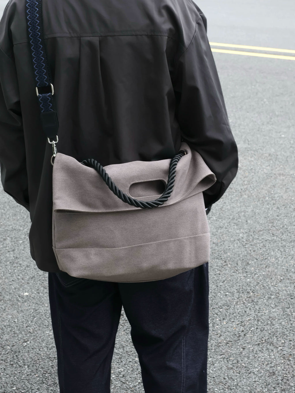 Men's Retro Large Casual Commuter Crossbody Bag