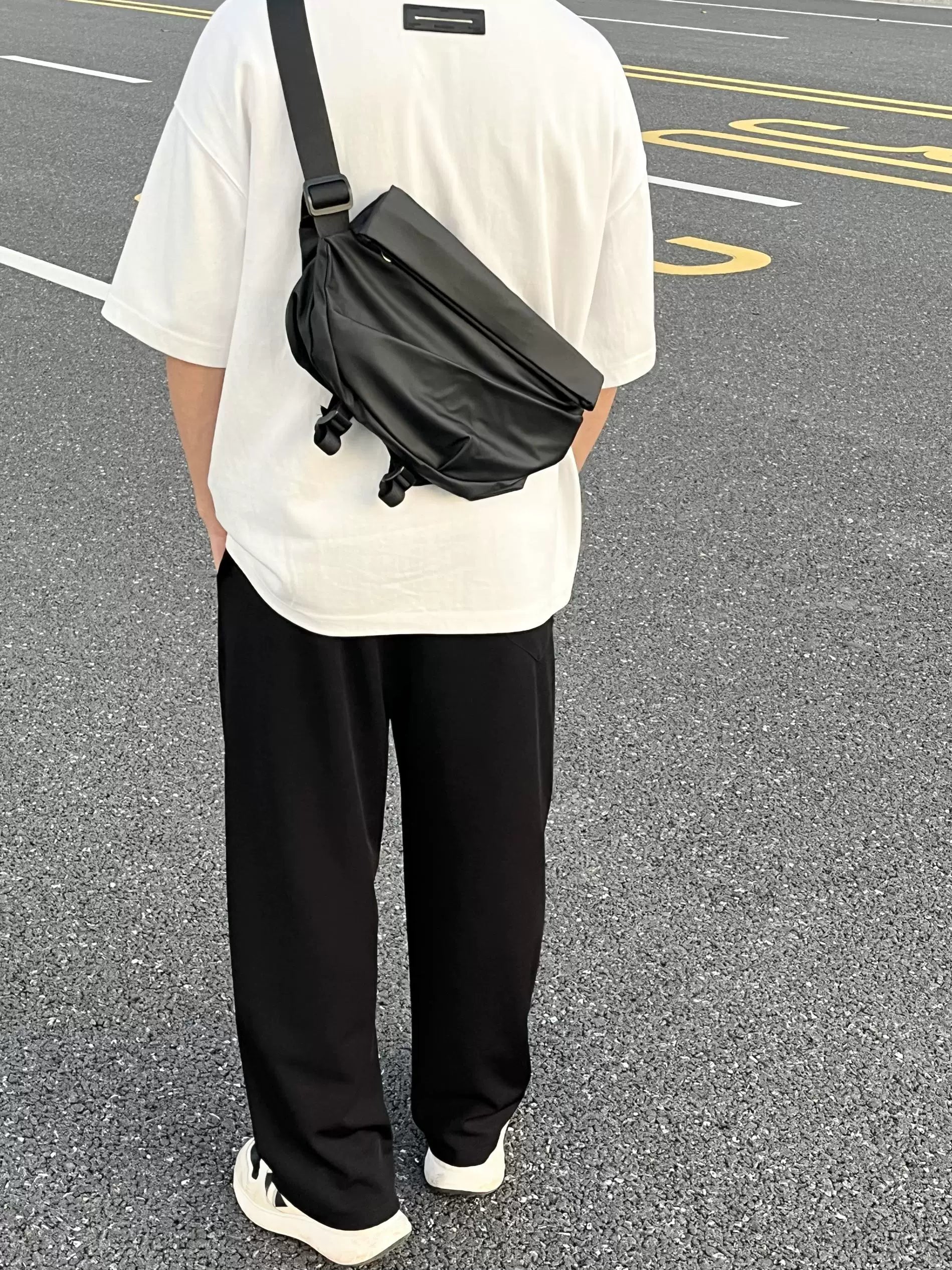 Men's Casual Crossbody Chest Bag Waterproof Waist Commuter Pack