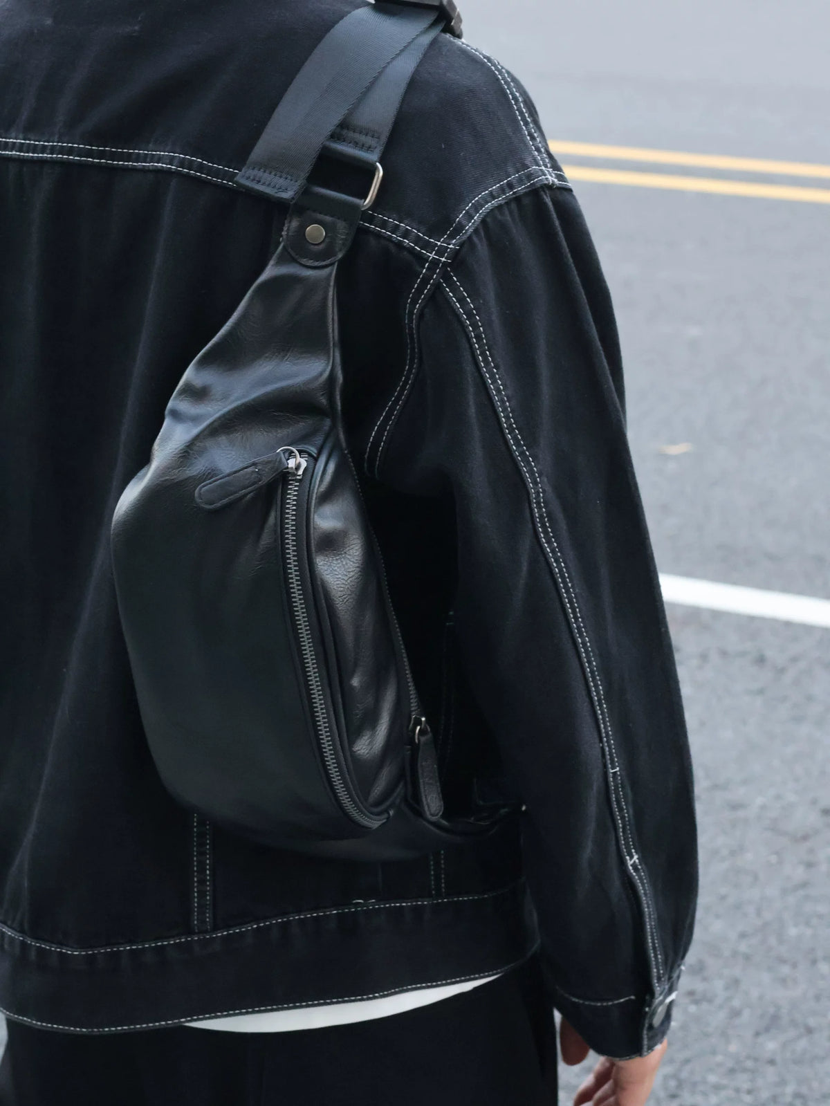 Men's Genuine Leather Casual Shoulder Crossbody Chest Bag
