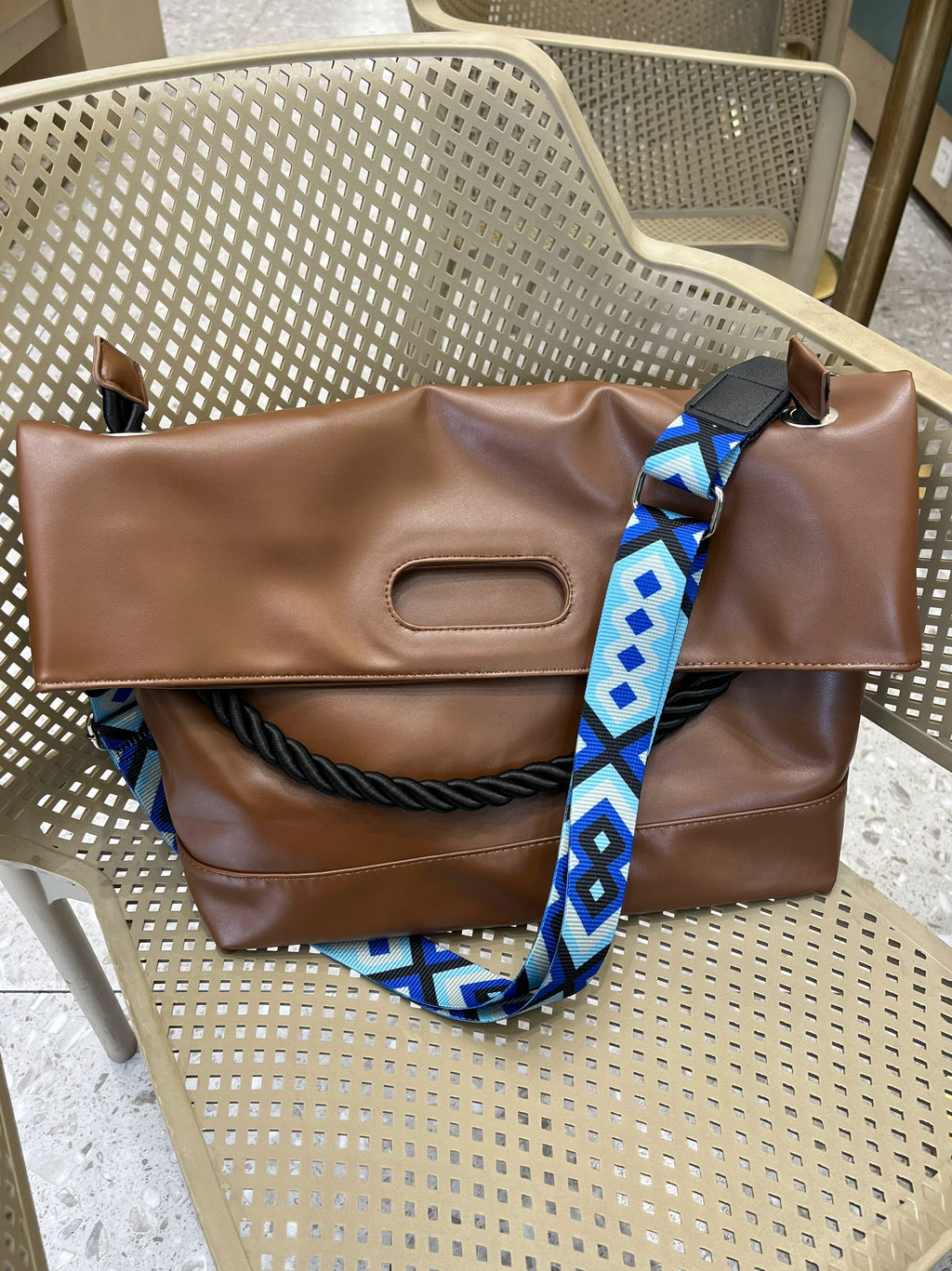 Extra large shoulder bag, sports sports bag, high-end