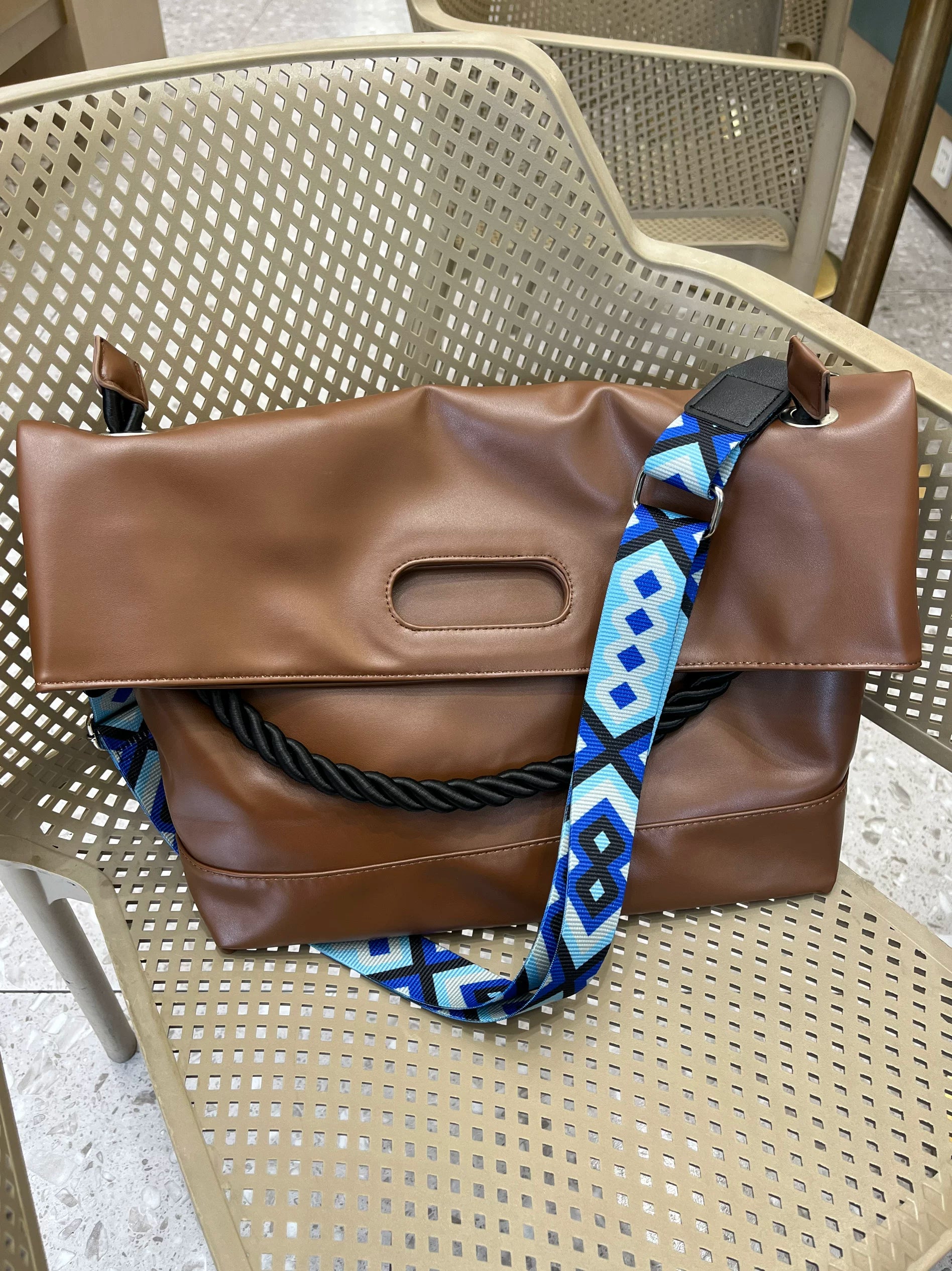 Extra large shoulder bag, sports sports bag, high-end