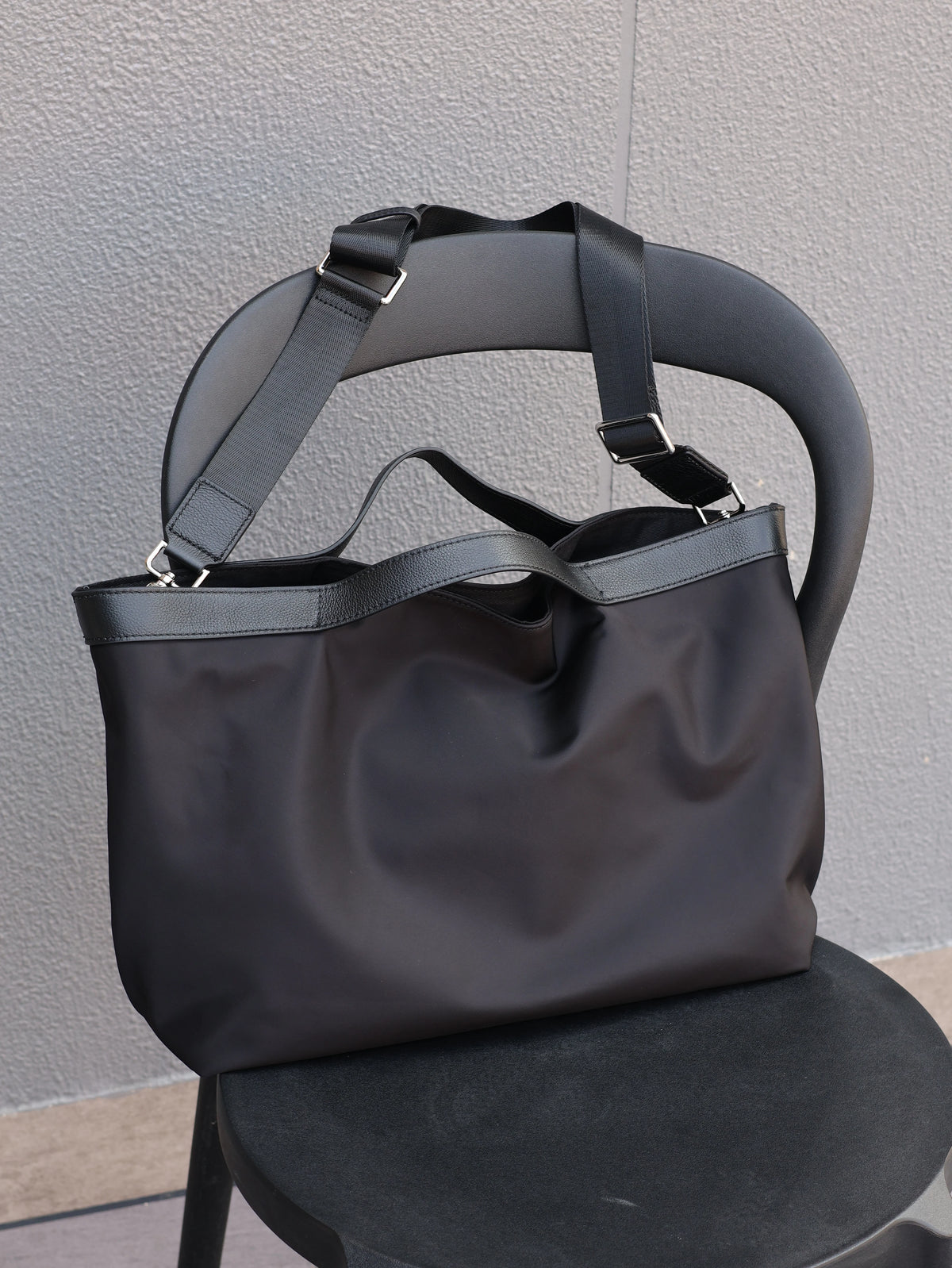 Men's Soft Faux Leather Large Casual Commuter Crossbody Bag