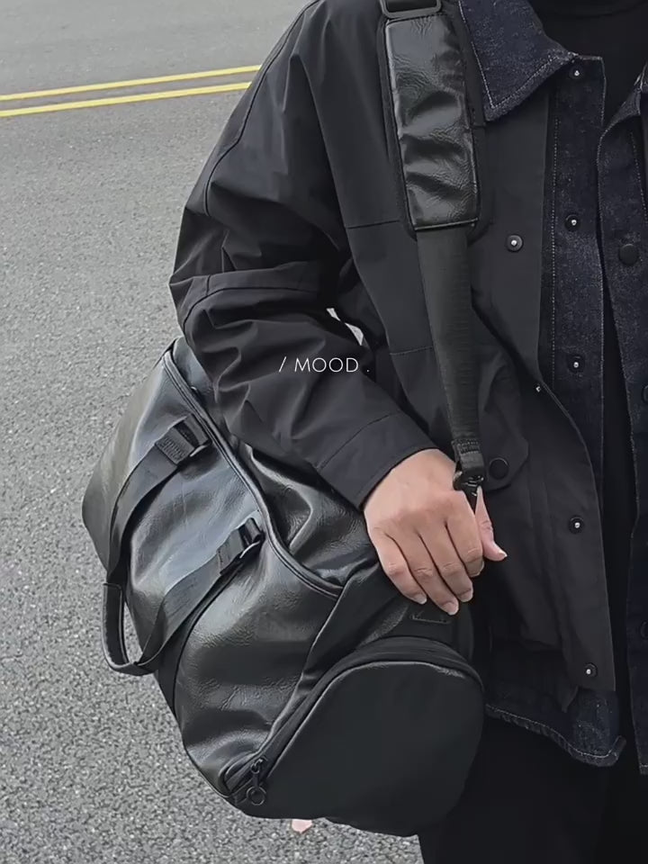 Unisex Dry and Wet Separation Large Capacity Crossbody Travel Bag